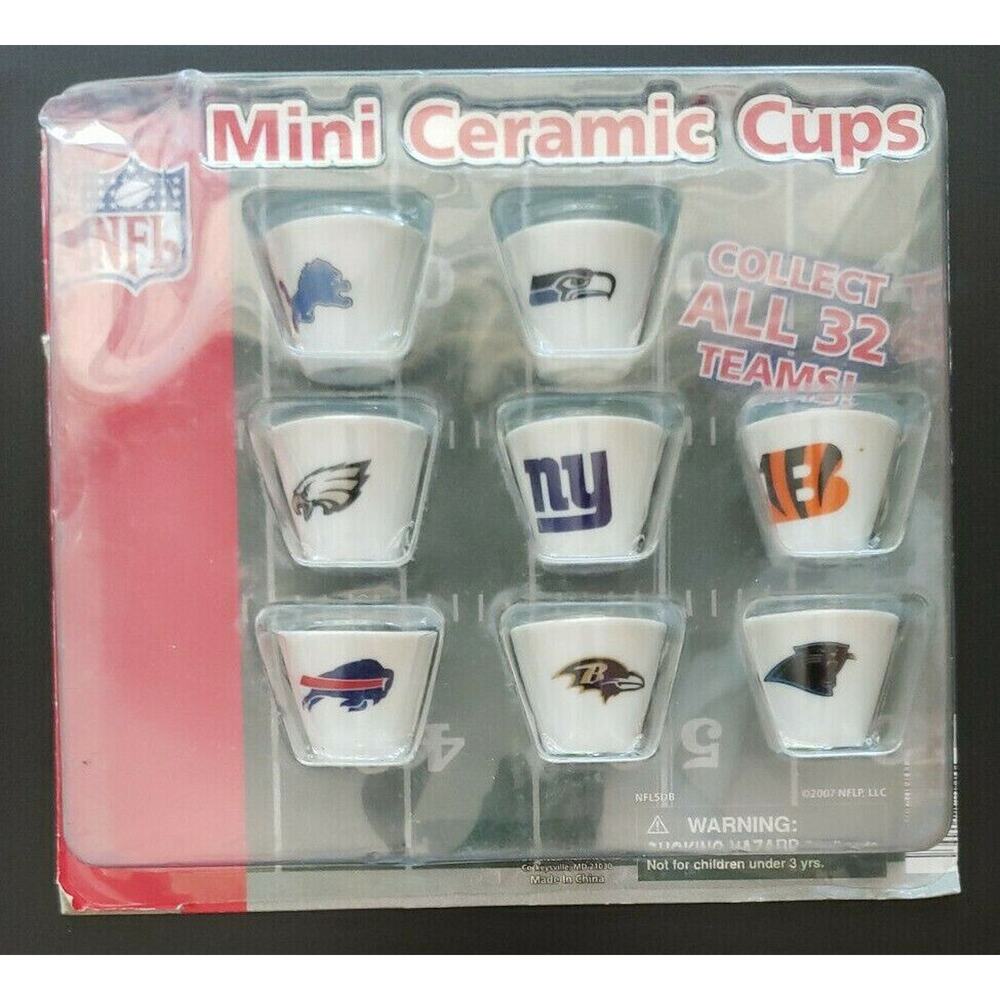 Vintage Mini NFL Cups Gumball Vending Machine Charms Header Display Card #335